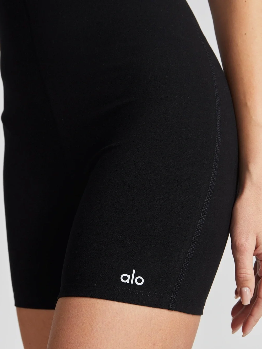 ALO Yoga Alosoft Suns Out Onesie Black, size Large